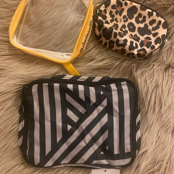 Set of cosmetics bags - Picture 3 of 4